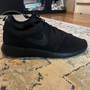 Nike Men’s Roshe Run 511881-026 Black Mesh Trail Running Shoes size 16